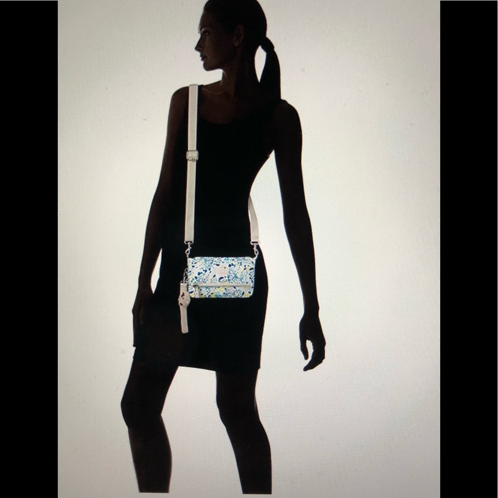 KIPLING LYNNE DELICATE VINES CONVERTIBLE BAG👛 - Picture 3 of 13